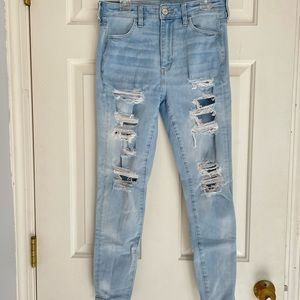 american eagle light wash ripped skinny jeans size 4